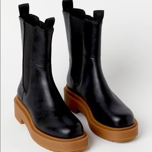 H&M Black & Beige Platform Chelsea Boots Brand New Size 8 NWT
